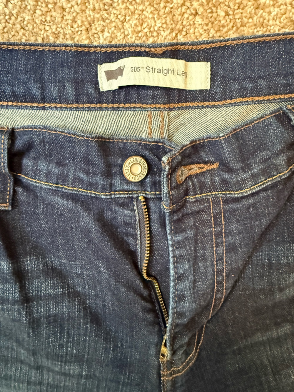 Levi's Women's Dark Blue Straight Leg Jeans with Flap Pocket - Picture 2 of 8